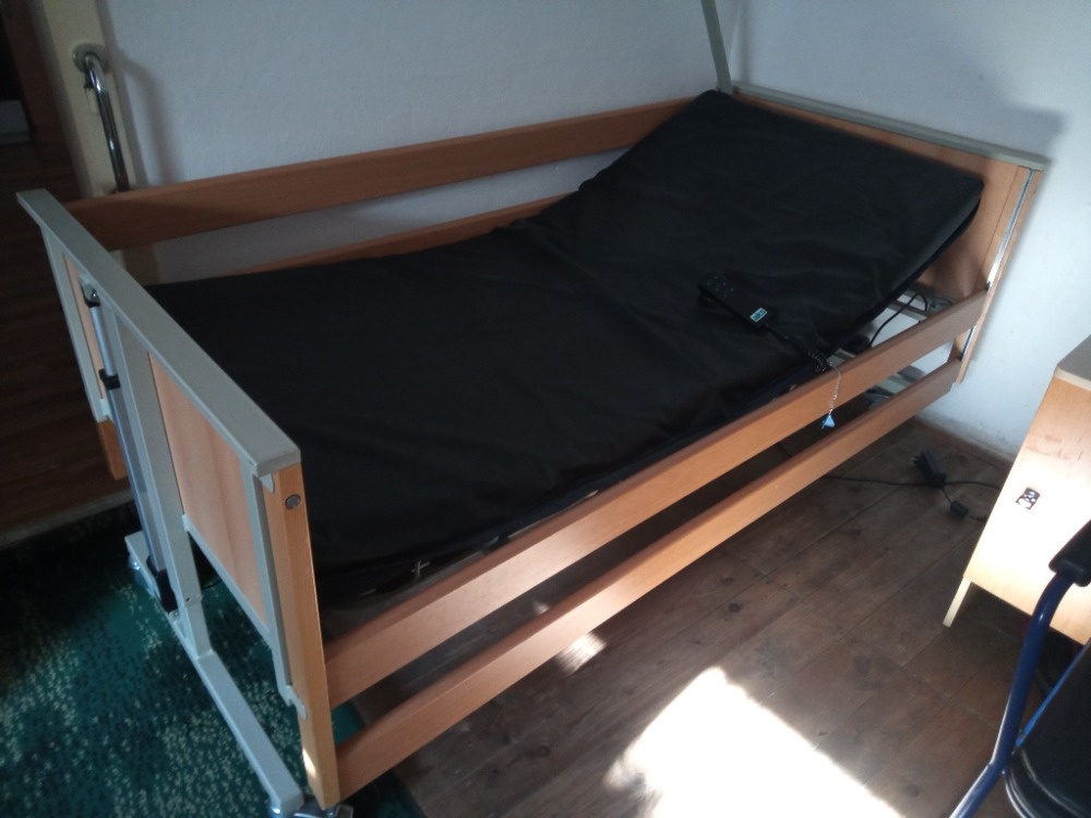 Zdravotní postel