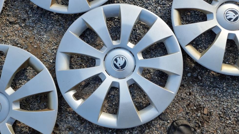 Originální poklice R16 ŠKODA