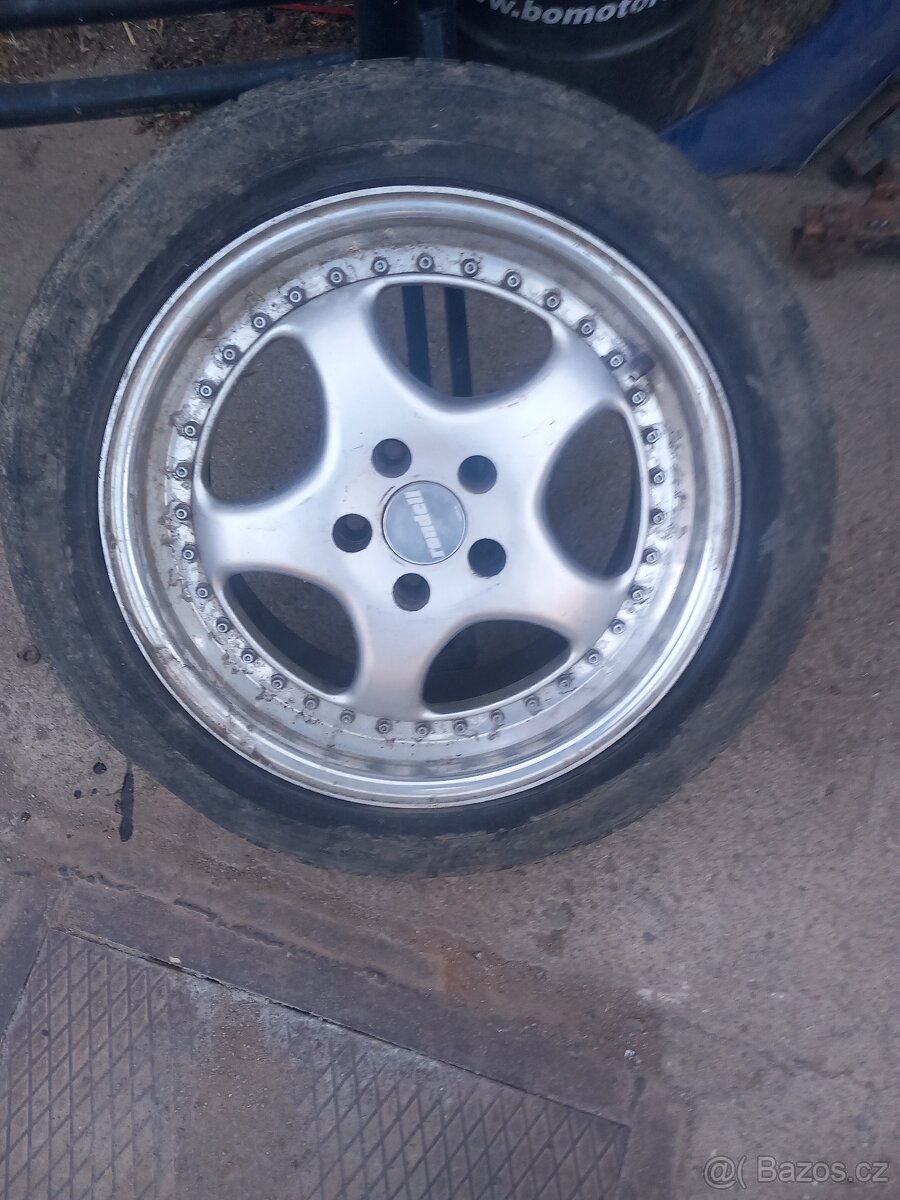 Dvoudílná kola mercedes