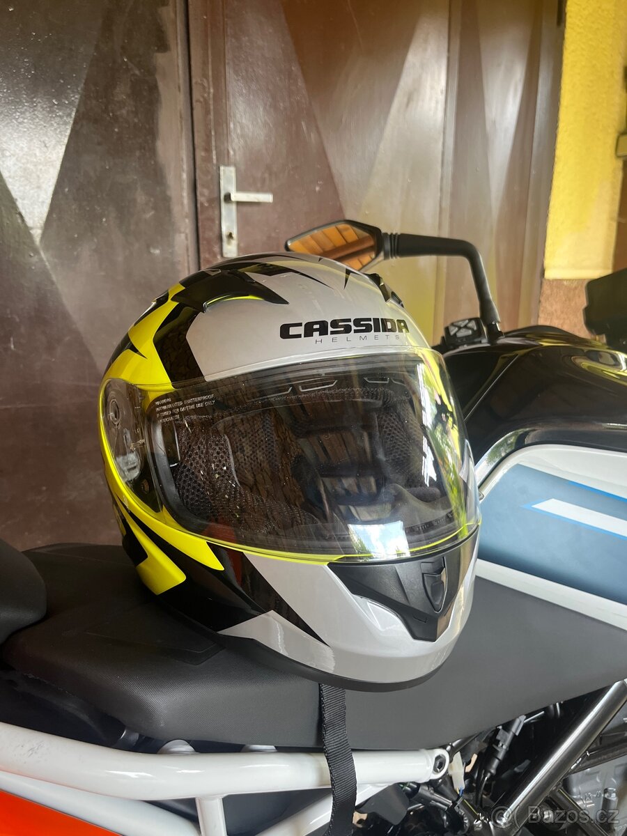 Helma na motorku