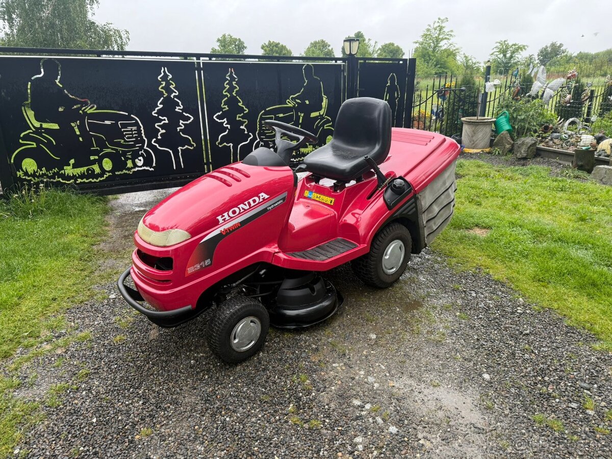Zahradní traktůrek Honda 2315