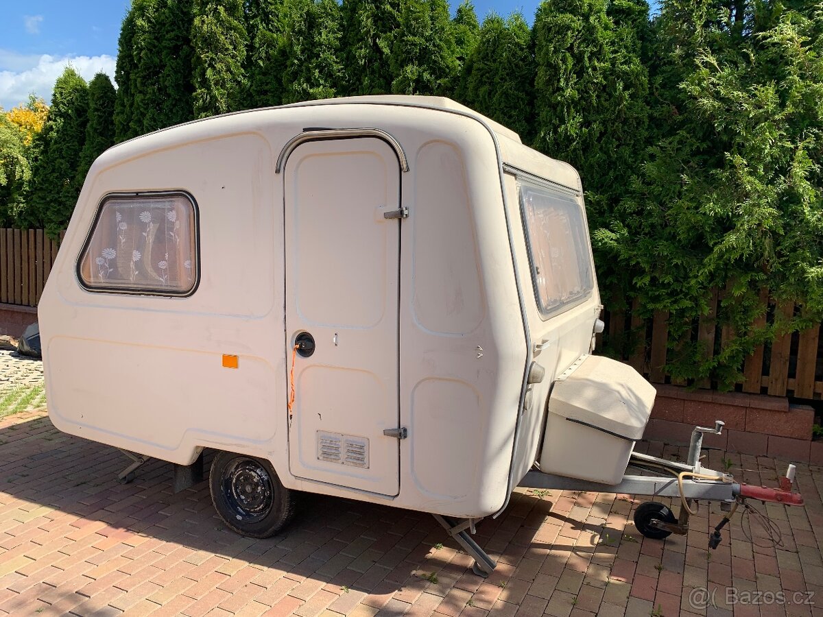 Polský karavan N126 Polák obytný přívěs