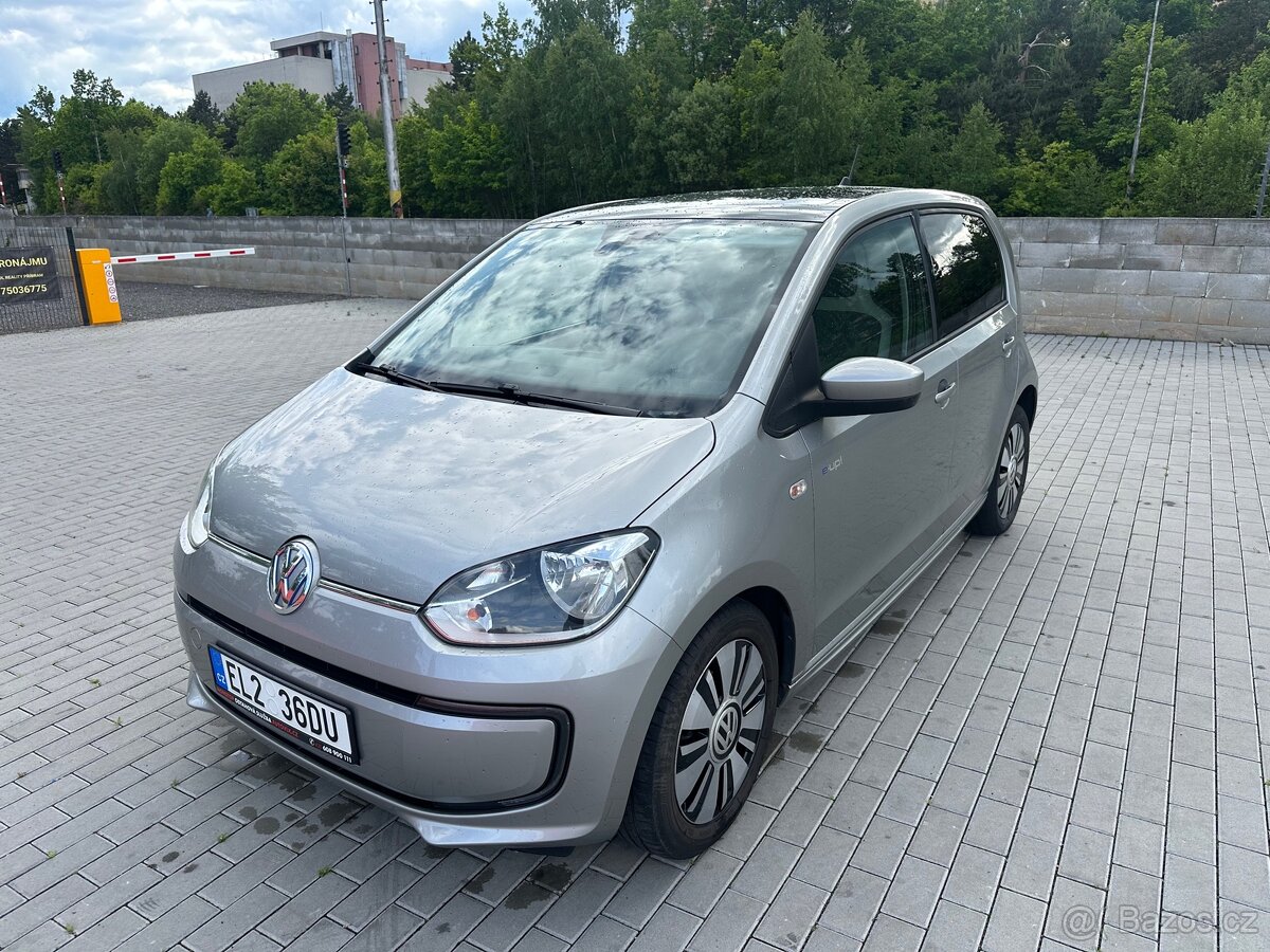 Prodám Volkswagen Up, Panorama, automat, navigace