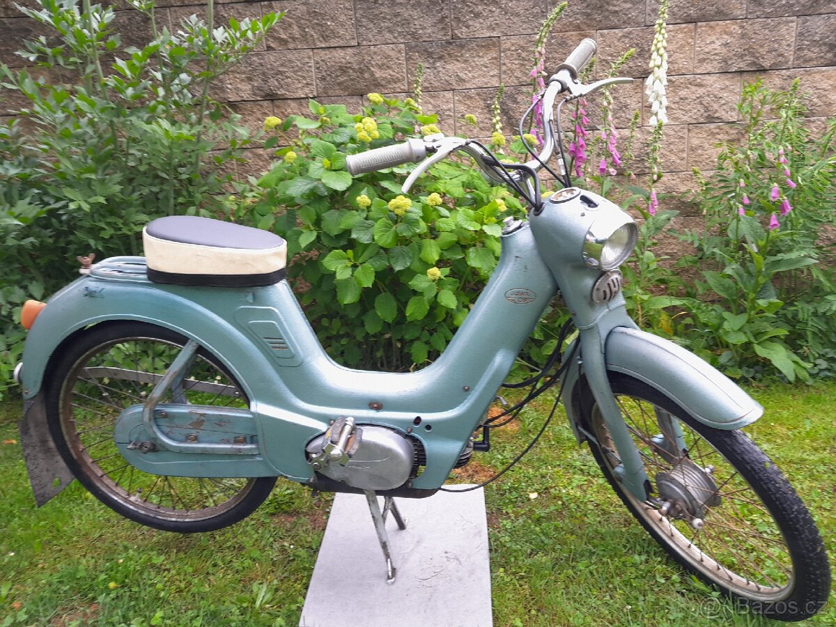 Jawetta 551 (1960) – pojízdná, pěkná patinovka + revma plech
