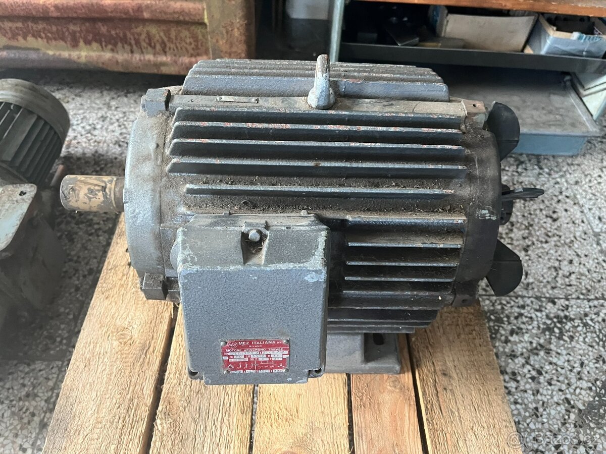 Elektromotor-MEZ Ital-3-AP132M-2