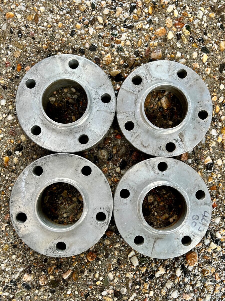 Podložky pod kola 5x120