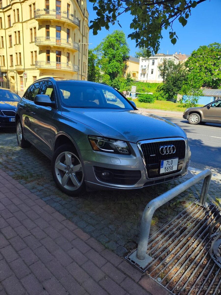 Prodám Audi Q5 3.2 benzín automat
