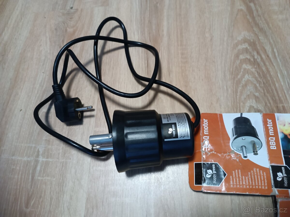 Grilovací motor...(a rošt na prase zvlášť)