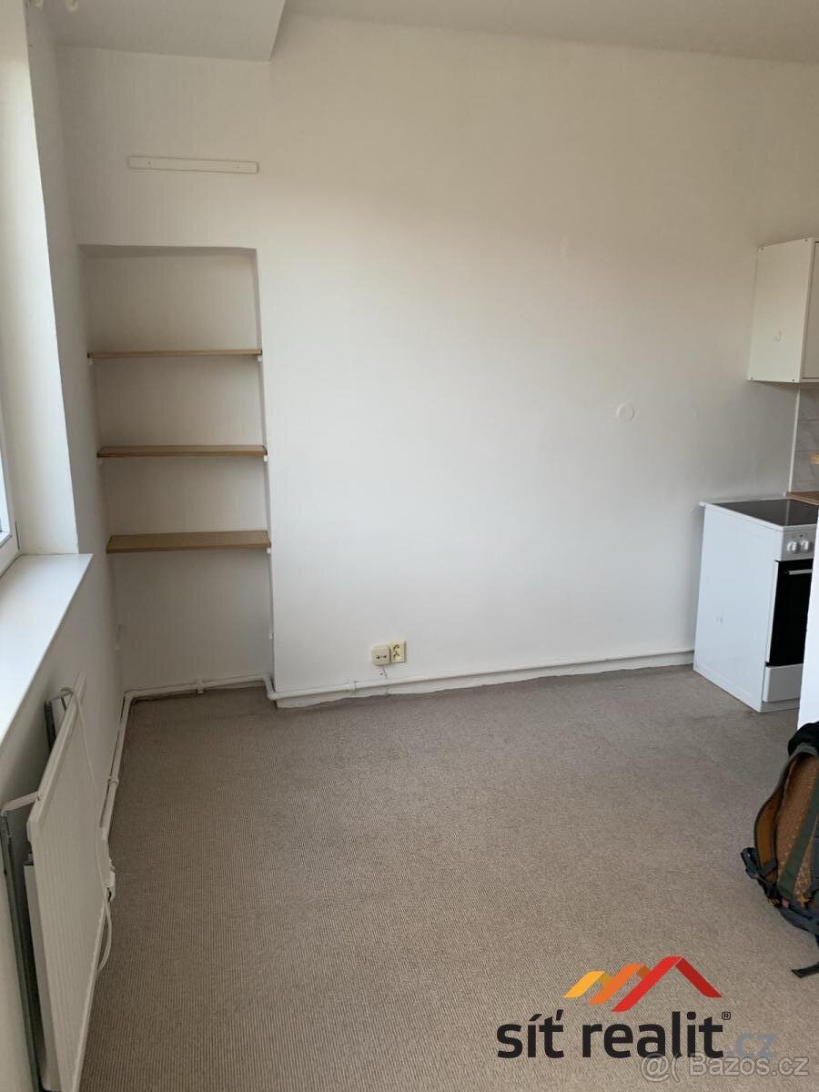 Pronájem bytu, 1+kk, 22m2, P3 - Žižkov, klidná lokalita, výb