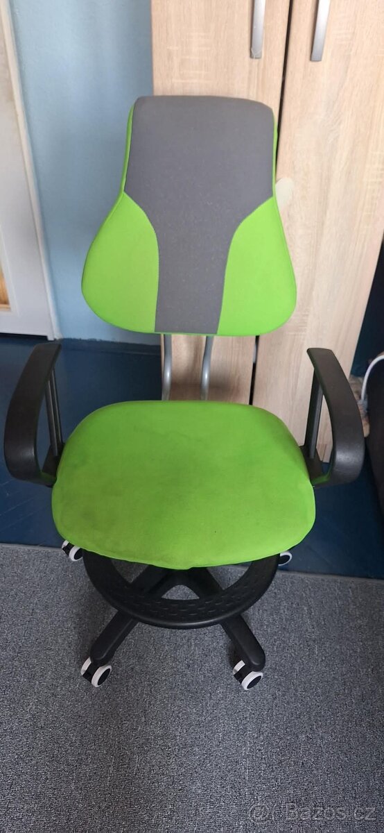 Rostoucí židle k PC