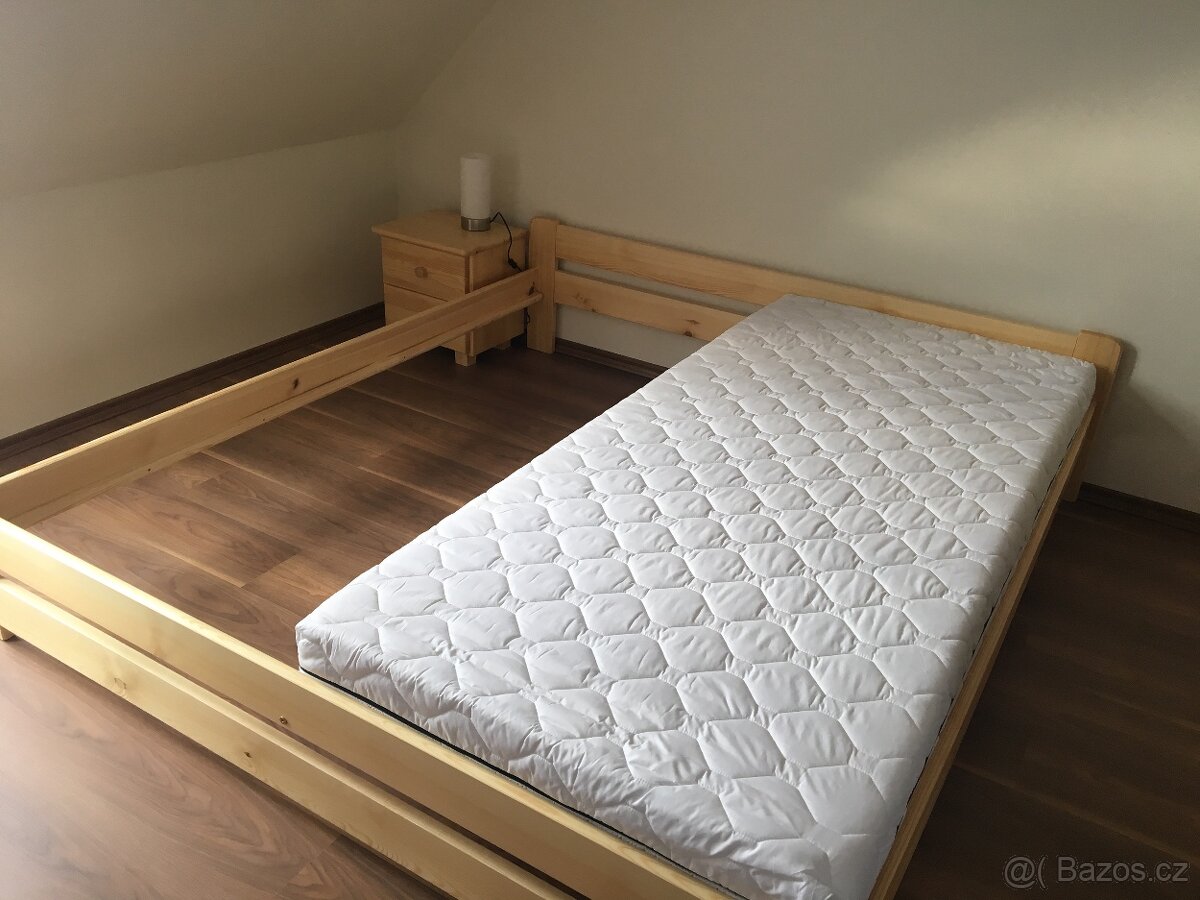 Manželská postel dřevěná, matrace 2x, noční stolky 2x