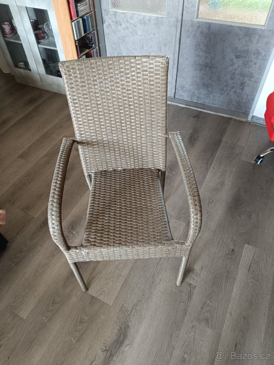 Prodám 2 ratanové zidle