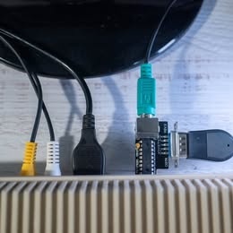 "Chytrý" adaptér myši PS/2 na Amiga