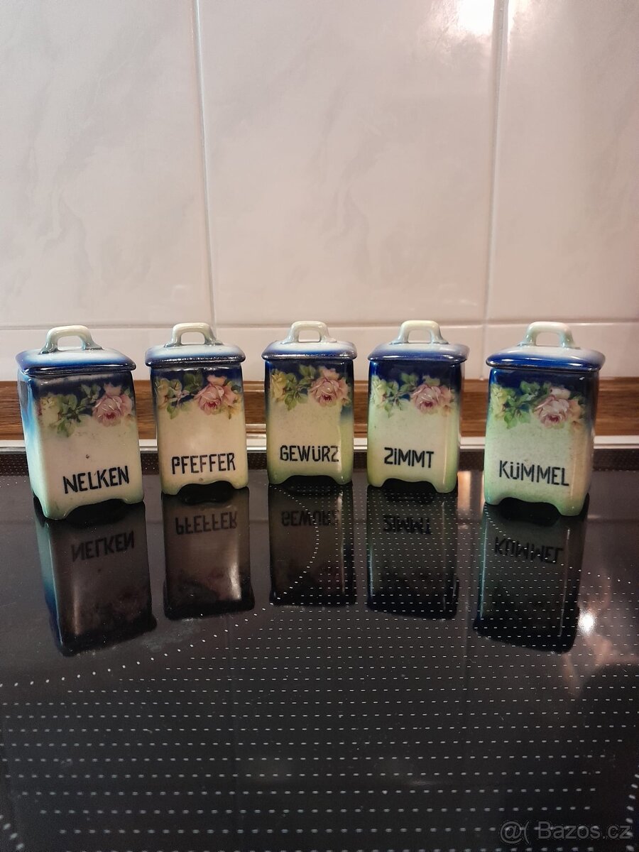 Porcelánové kořenky