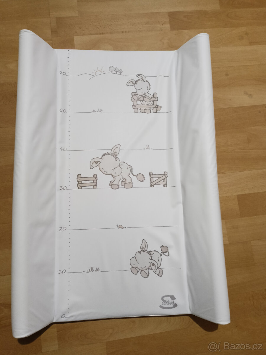 Pevná přebalovací podložka