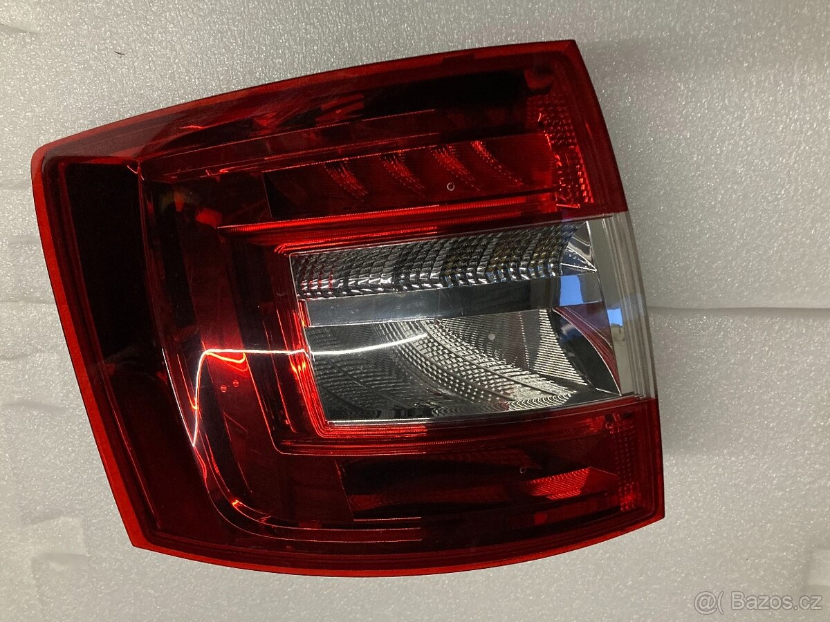 Zadní svítilna levá LED Škoda Octavia III combi