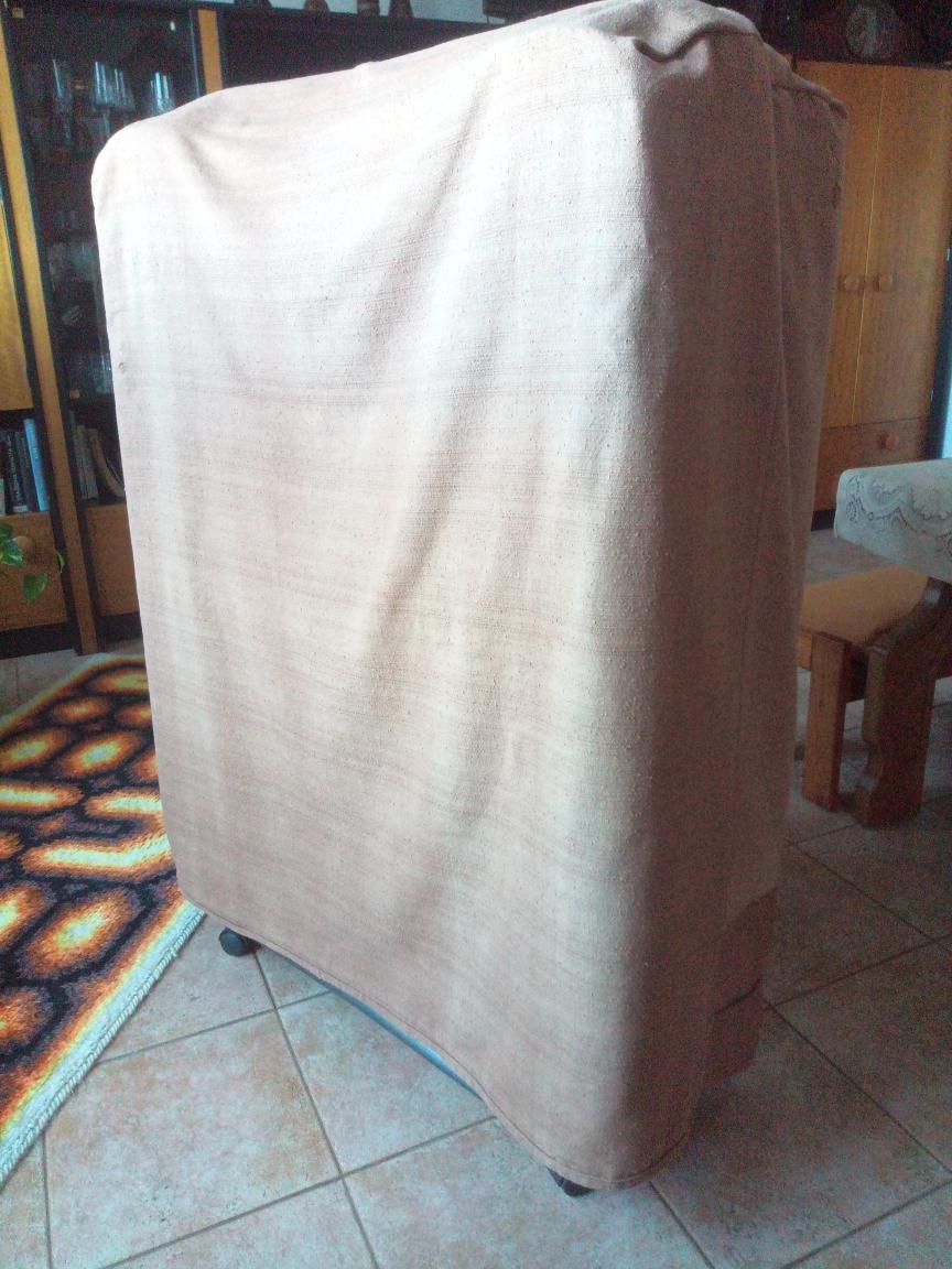 skládací postel
