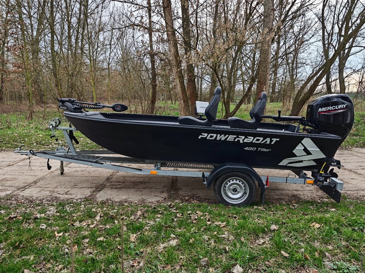 Loď PowerBoat 420 Tiller + Mercury F40HP 4cyl + ostatní