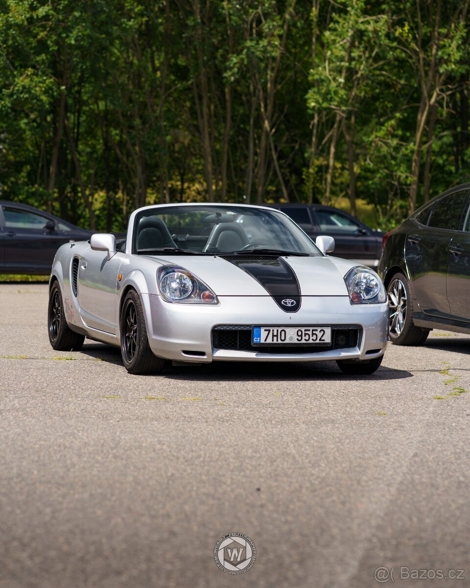 Toyota MR-2
