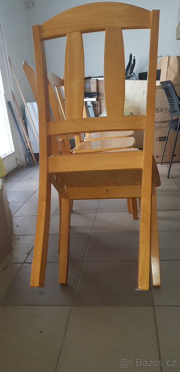 Jídelní stůl a židle