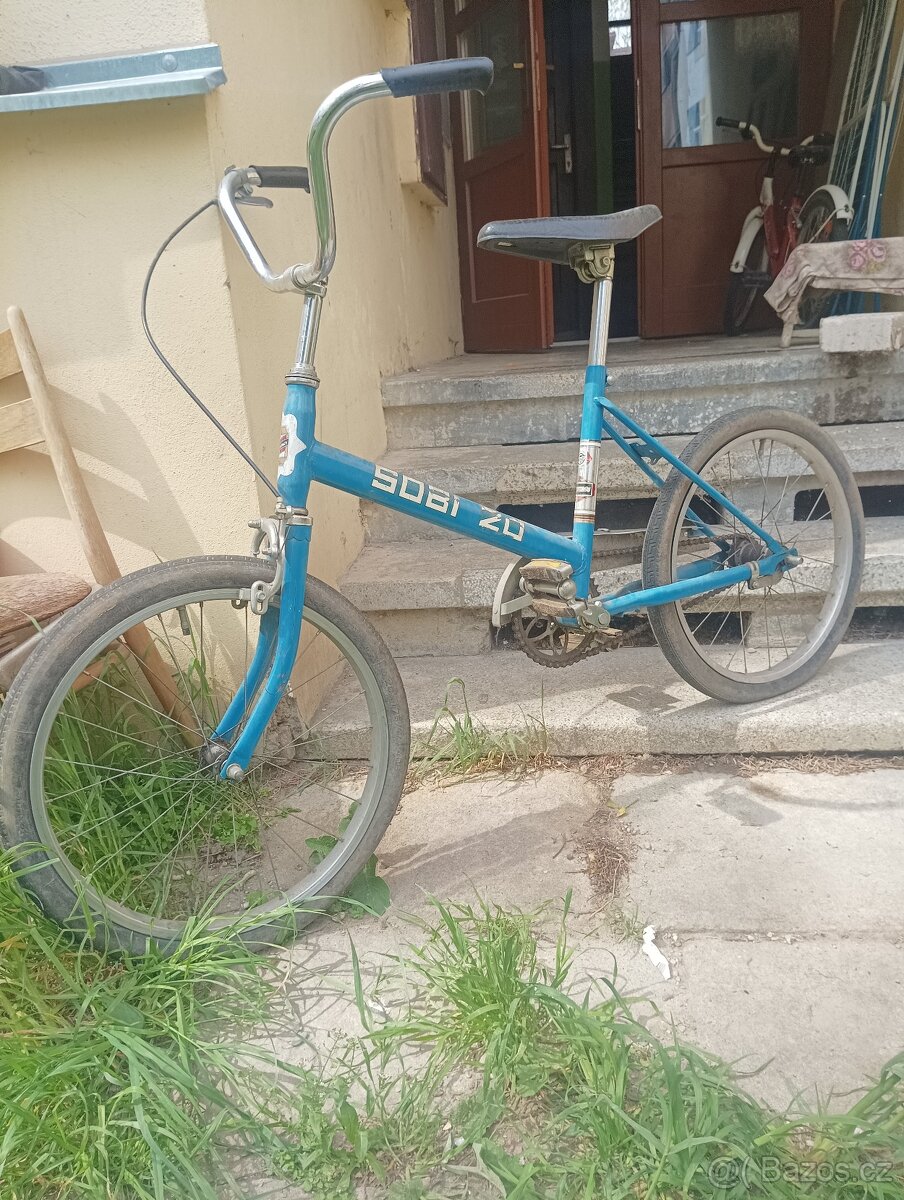 Retro kola