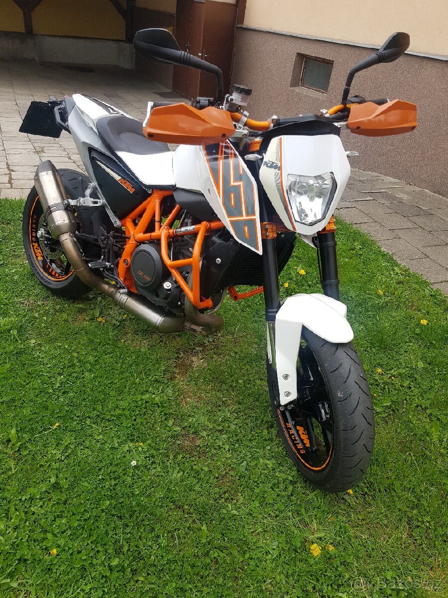 KTM 690 Duke