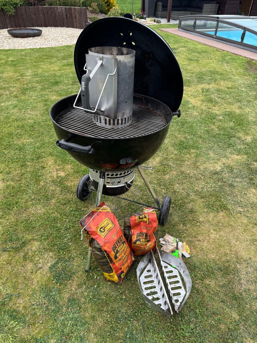 WEBER Gril na dřevo a uhlí Master-Touch® GBS E-5750, 57 cm,