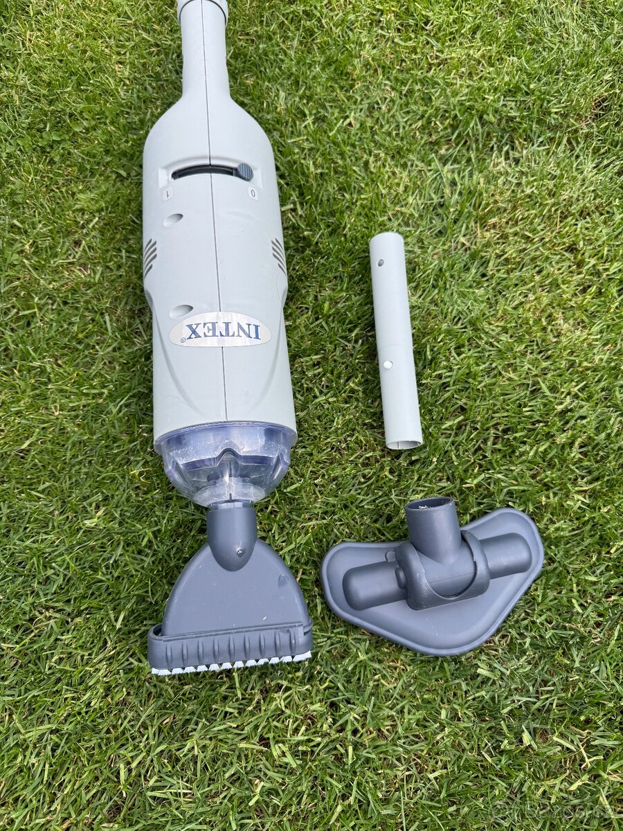 Akumulátorový vysavač Intex PureSpa