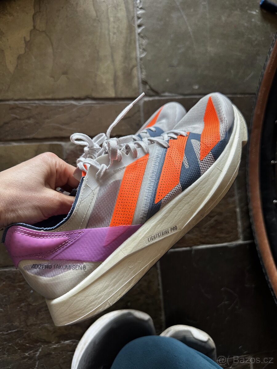 Adidas Adizero Takumi Sen 8 běžecká obuv 42 (26.5)