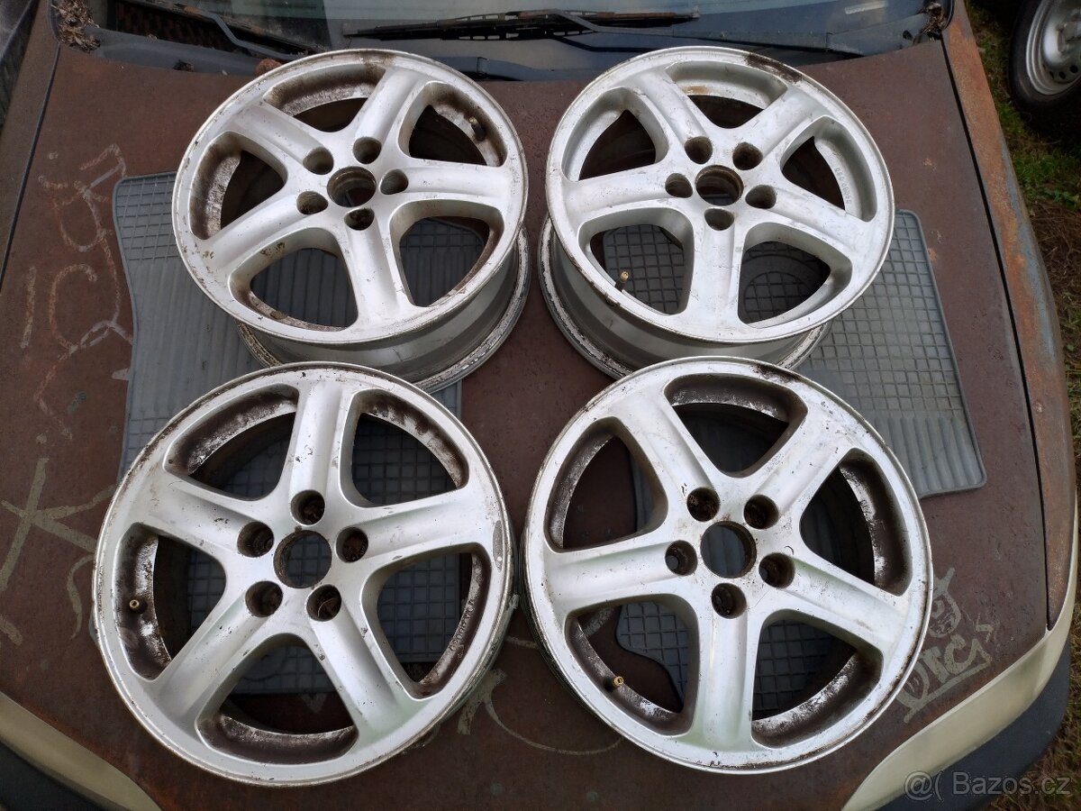 Škoda Octavia 1 - originální kola 5x100 R 15 1UO 601 025