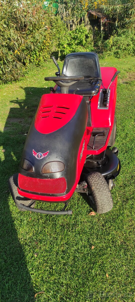 Zahradní traktůrek Seco 15,5 HP po renovaci