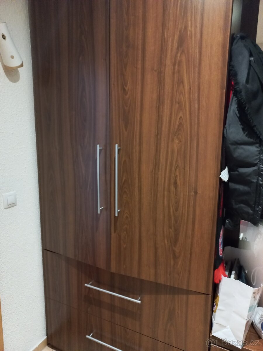 Šatní skříň