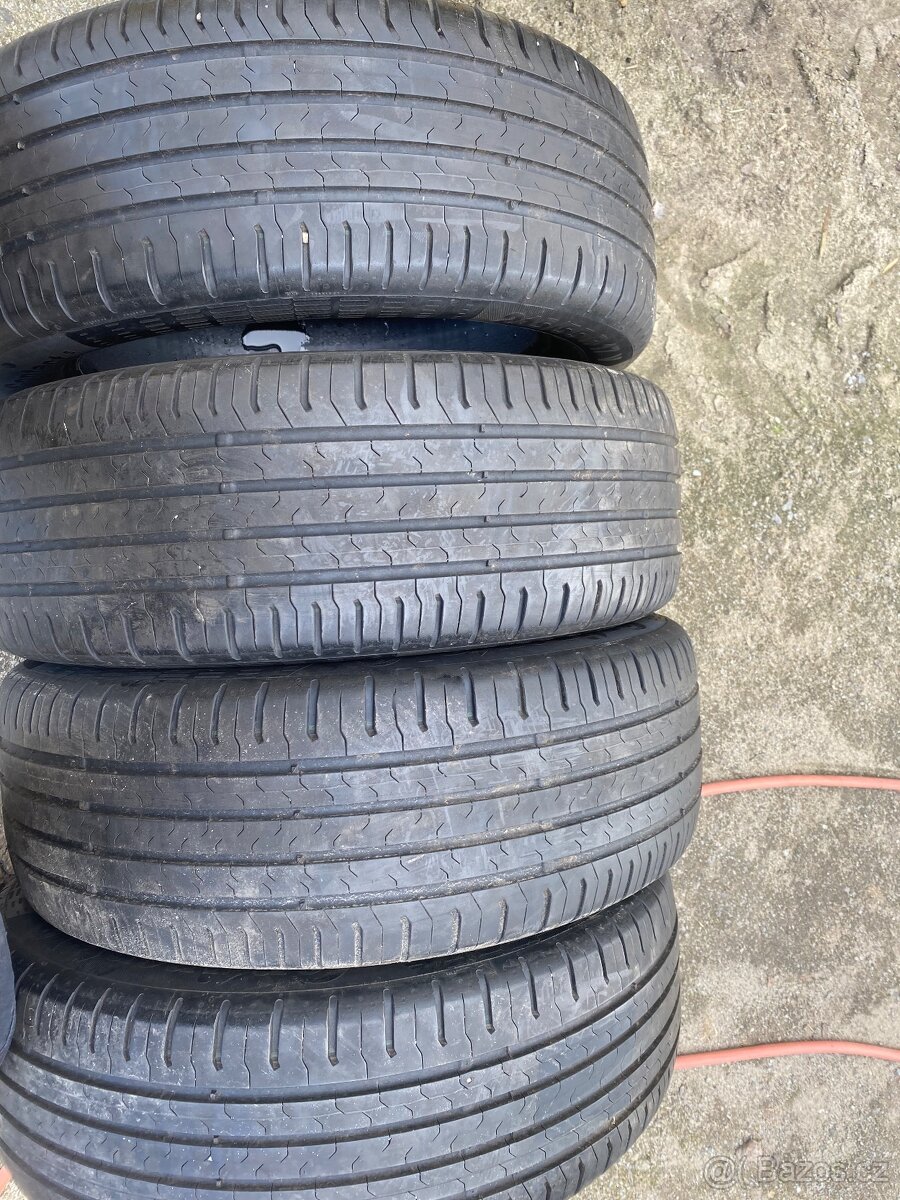 Pneu 215/55 R17