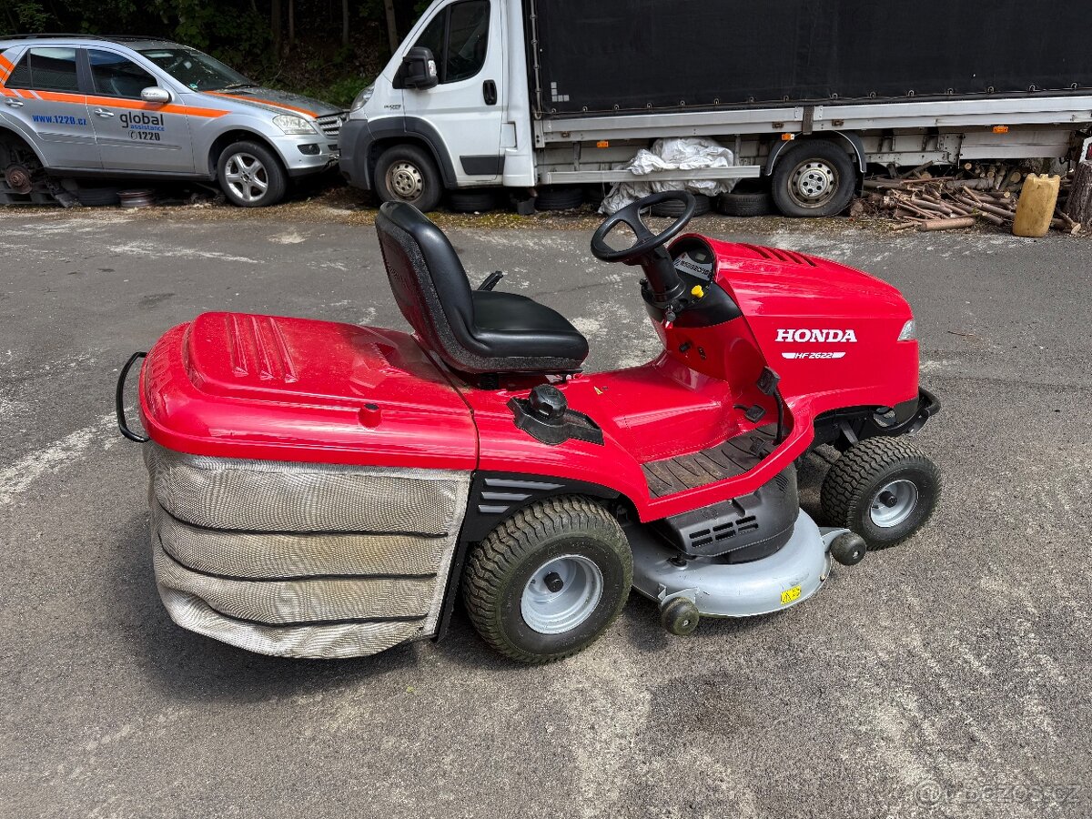 Zahradní traktor HF 2622 HT