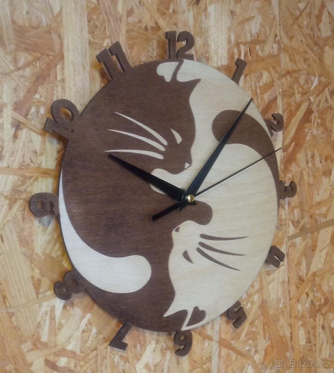 Nástěnné hodiny s motivem Kočky Yin Yang