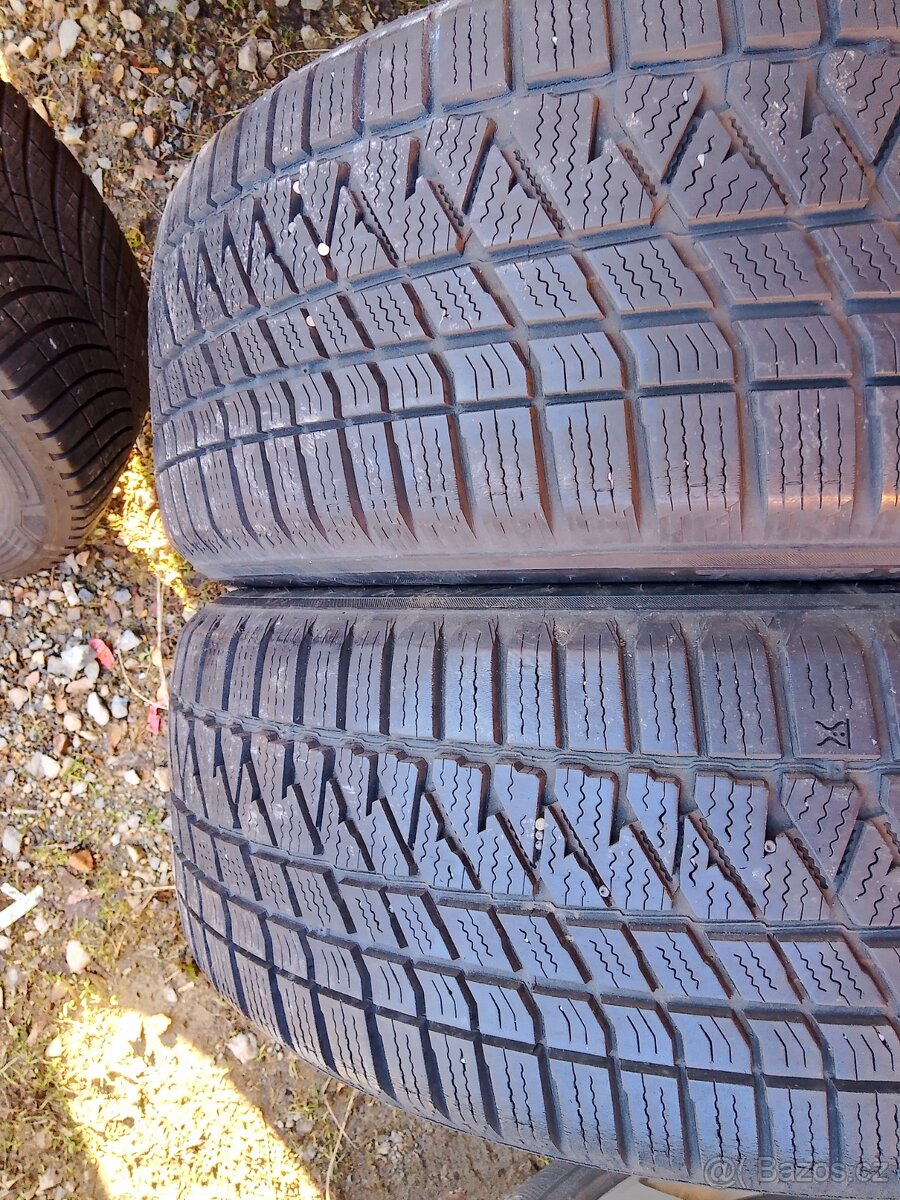 235/55/19 105v Kumho - zimní pneu 2ks