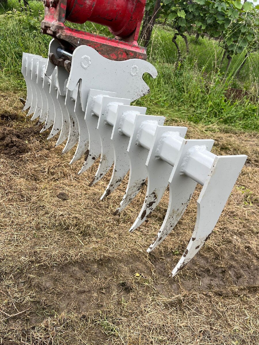 Hrábě na bagr Takeuchi