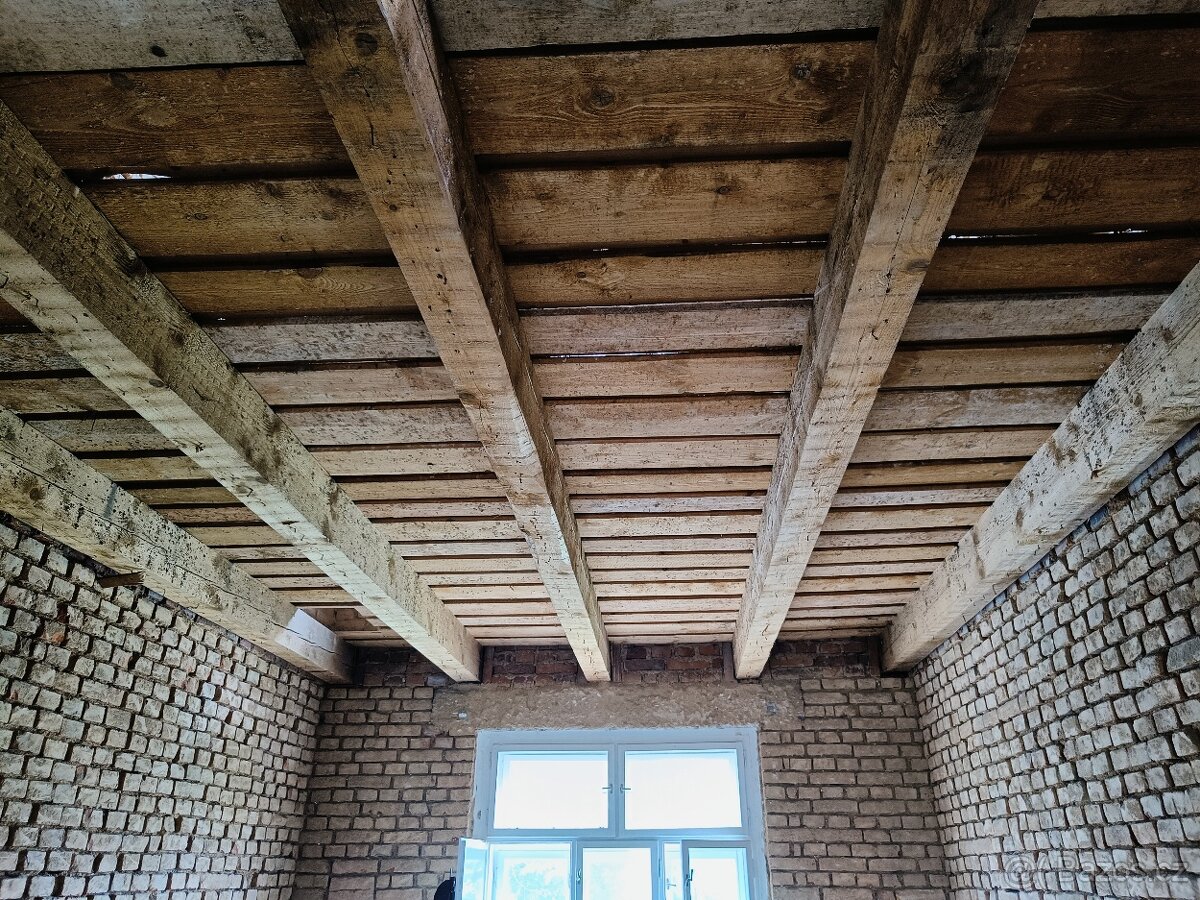 Stropní trámy