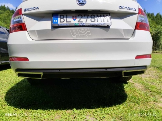 Nerezove koncovky vyfukov na difuzor Octavia 3