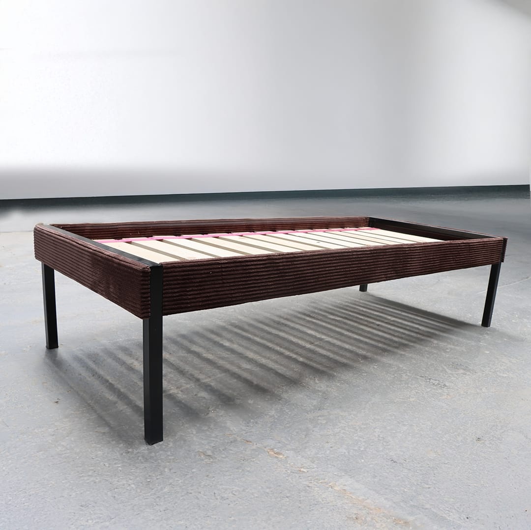 kovova postel jekl 50x50x2mm NEZNICITELNE