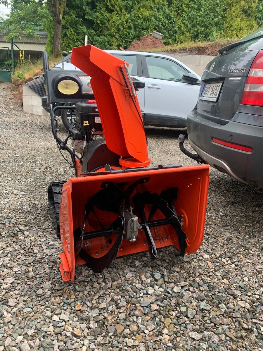 Profi fréza Ariens Compact 24 na pasech