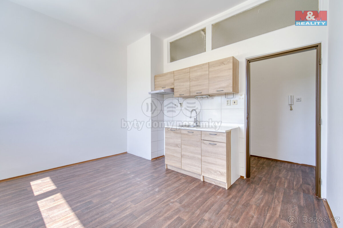 Pronájem bytu 1+kk, 20 m², Kaznějov, ul. Oborská