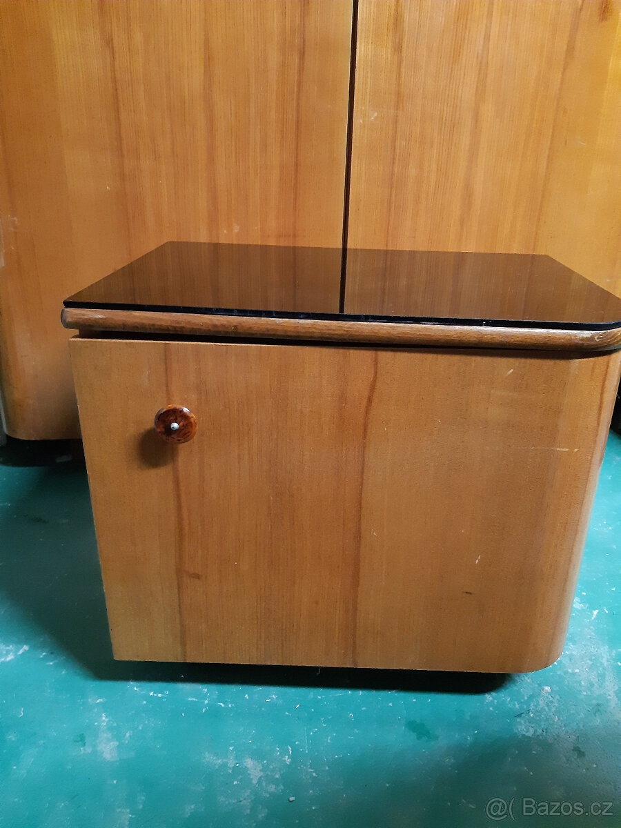 Prodám retro starožitné noční stolky
