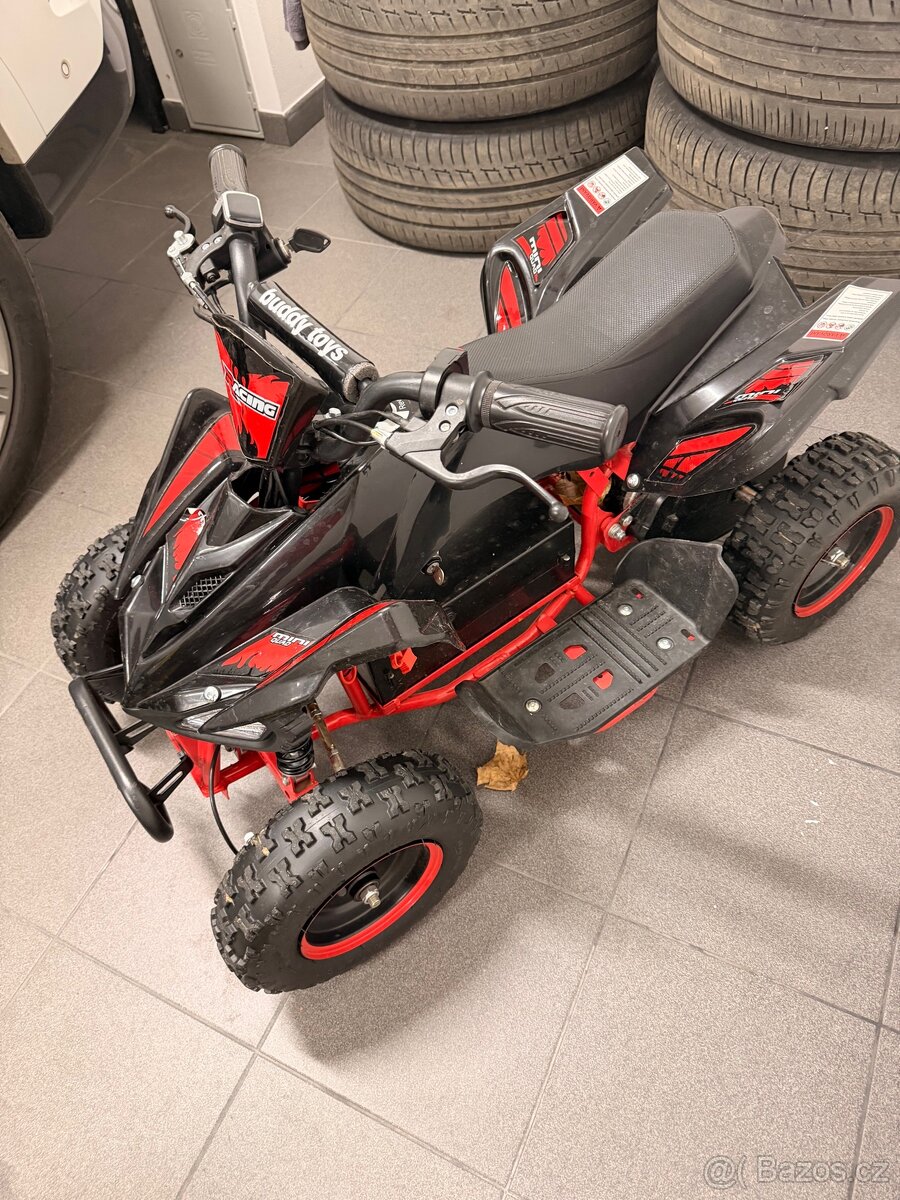 Prodám dětskou elektrickou čtyřkolku