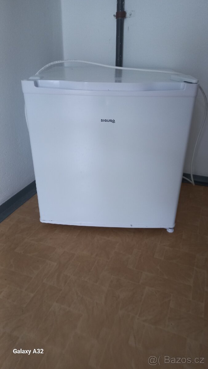 Prodám malou lednici