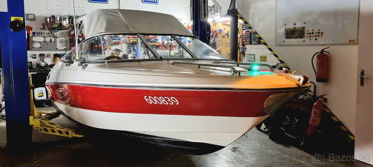 Motorovy člun Bayliner 1851 SS Capri