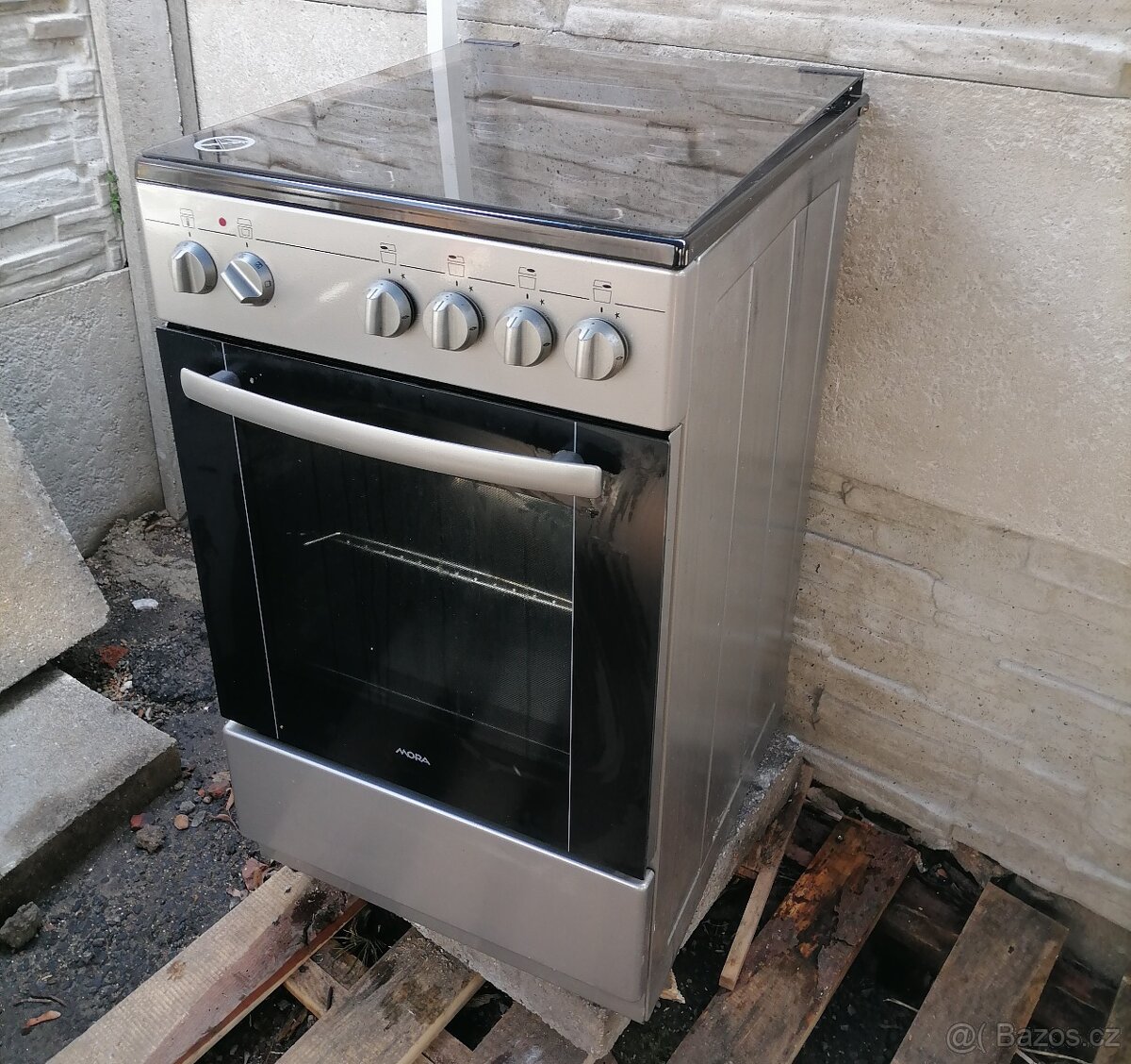 PLYNOVÝ SPORÁK MORA