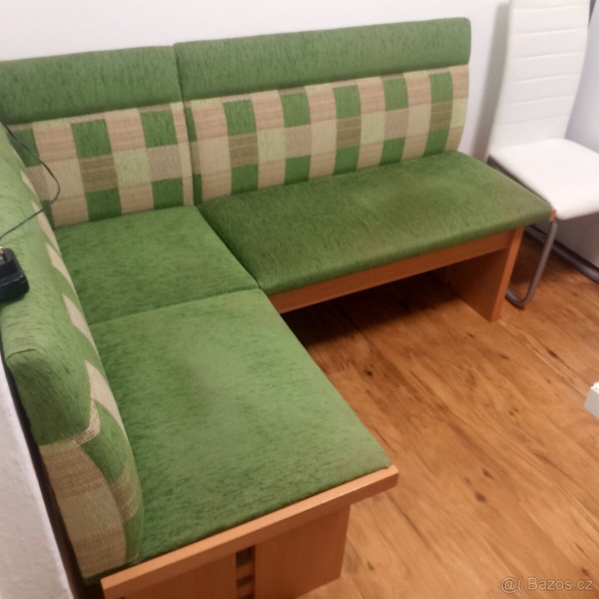 Daruji rohovou lavici