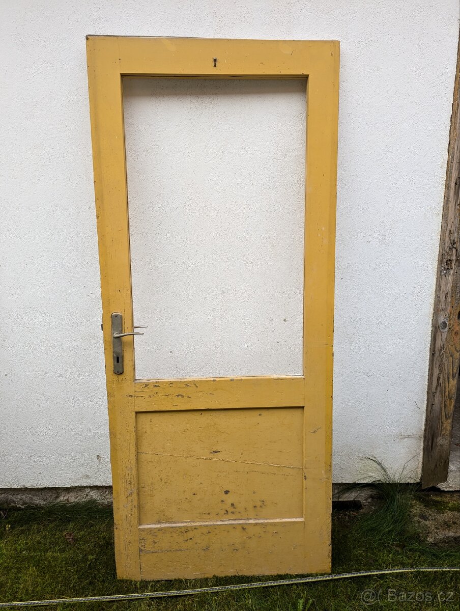 Dřevěné dveře 90 levé