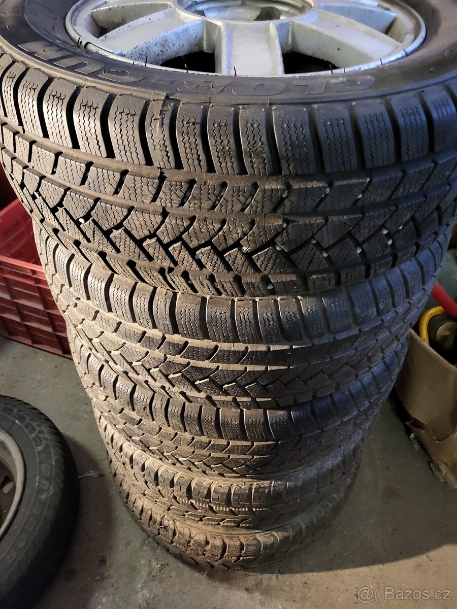 Al Kola Kia 4x114,3mm, díra 67,1mm + 205/60R15 91H